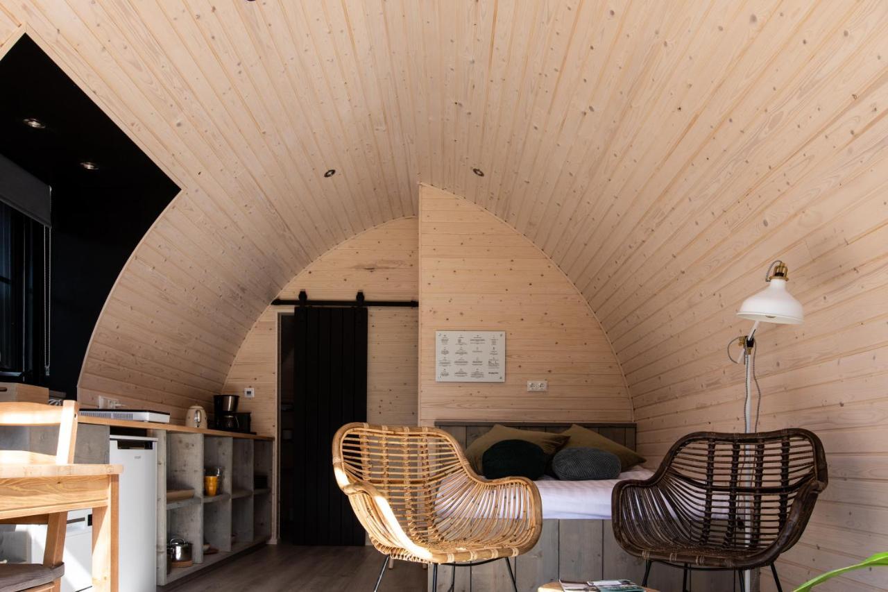 Pod Huisje Met Hottub دوكوم المظهر الخارجي الصورة