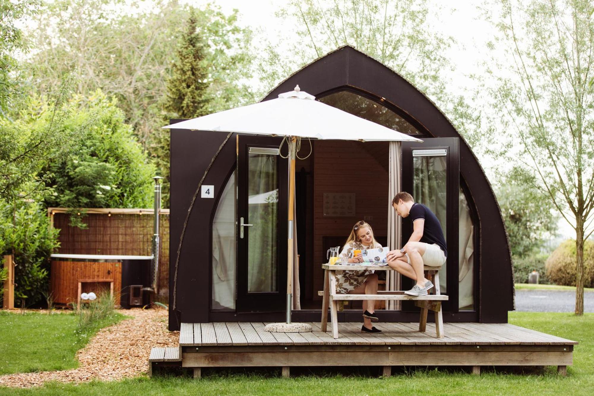 Pod Huisje Met Hottub دوكوم المظهر الخارجي الصورة